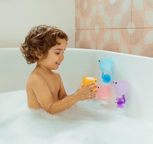 Munchkin Falls™ Bath Toy 
 - Munchkin